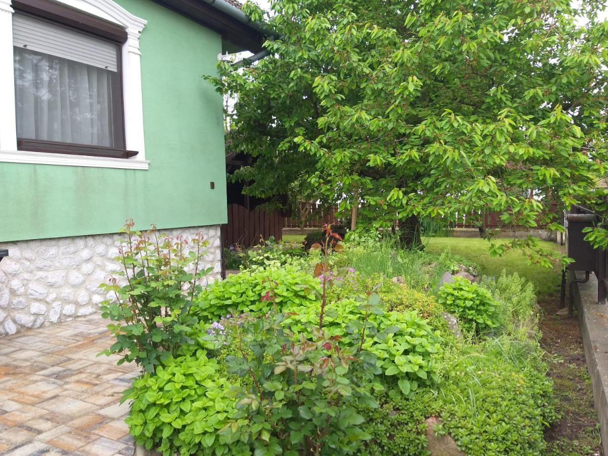 Tavasz Nyaraló Poroszló Exterior foto